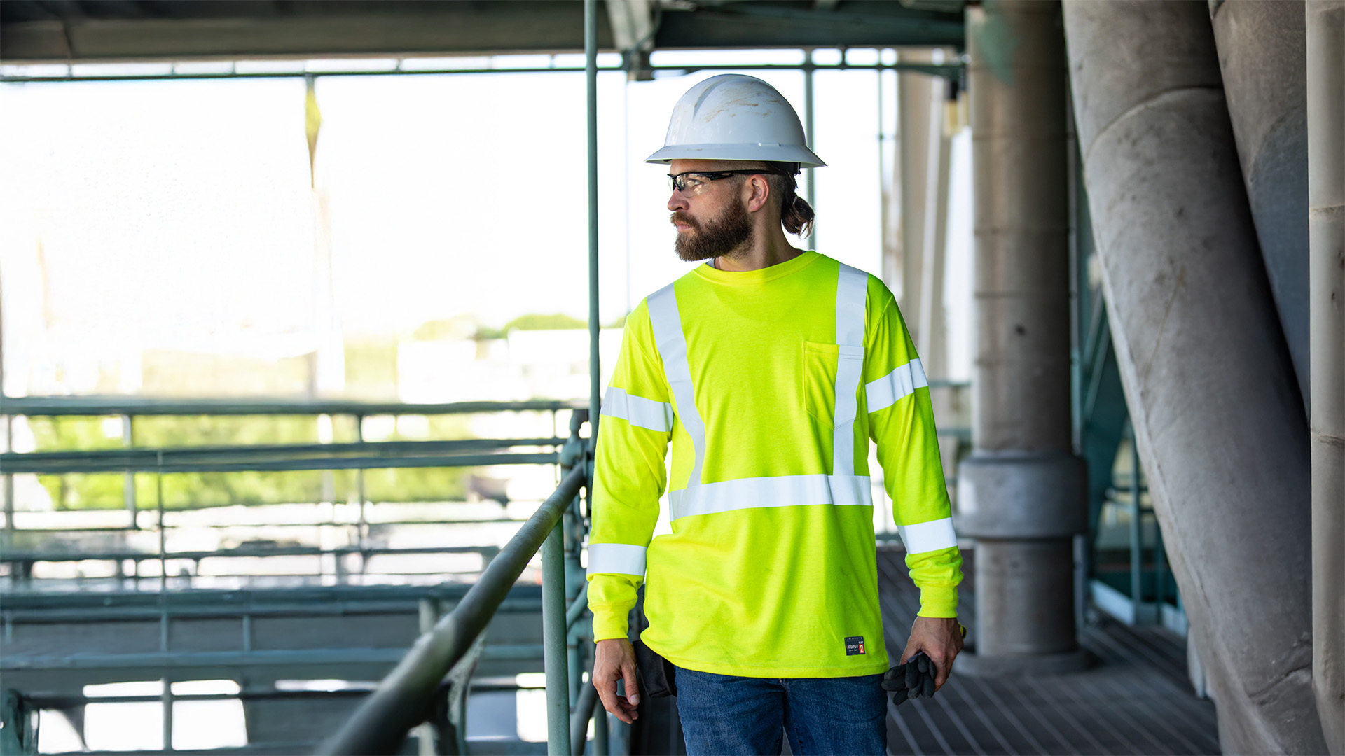 How to Choose the Right FR Garment: A Guide to Flame-Resistant Workwear